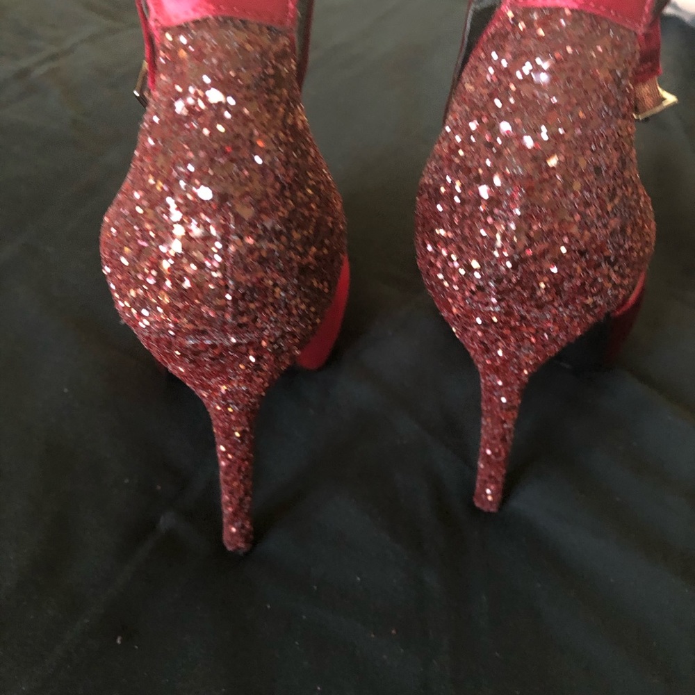 Nine West Elegant Shoes and Clutch Combo
Shoes 9M - Picture 6 of 8